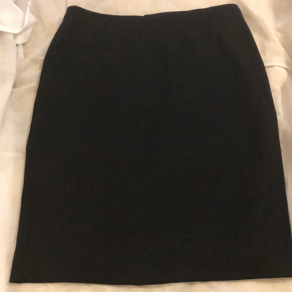Black lined suit skirt Le Suit